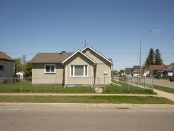 1401 FREDERICA Street W  Thunder Bay, ON P7E 3Y7