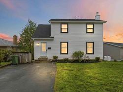 107 Astral Drive Dartmouth, NS B2V 1B6