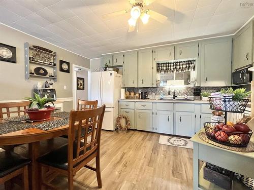 10949 2 Highway, Mapleton, NS 
