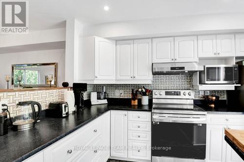 7 Academy Private, Ottawa, ON - Indoor Photo Showing Kitchen