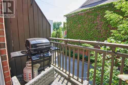 Front patio - 7 Academy Private, Ottawa, ON - Outdoor With Exterior