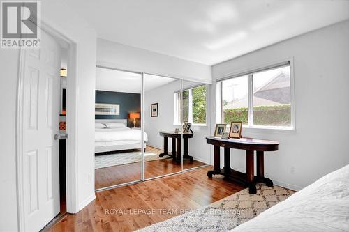 7 Academy Private, Ottawa, ON - Indoor Photo Showing Bedroom