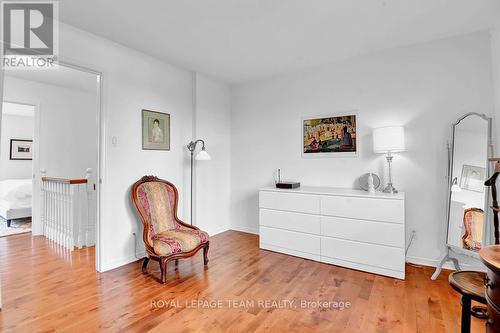 7 Academy Private, Ottawa, ON - Indoor Photo Showing Bedroom