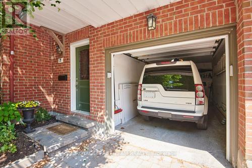 Full sized SUV fits in garage - 7 Academy Private, Ottawa, ON - Outdoor With Exterior