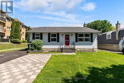 27 GREENWOOD DRIVE Stratford, ON N5A 7K1
