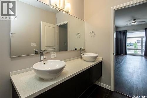 307 225 Maningas Bend, Saskatoon, SK - Indoor Photo Showing Bathroom