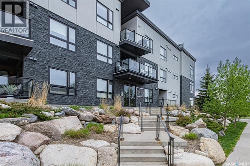 307 225 Maningas Bend, Saskatoon, SK - Outdoor