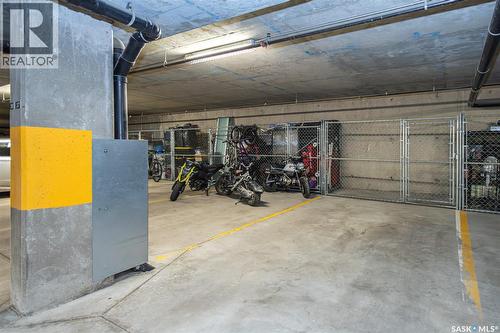 307 225 Maningas Bend, Saskatoon, SK - Indoor Photo Showing Garage