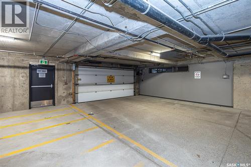 307 225 Maningas Bend, Saskatoon, SK - Indoor Photo Showing Garage