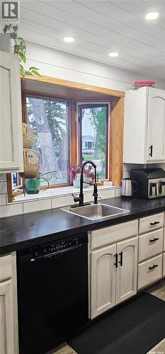 1406 Ashley Drive, Swift Current, SK - Indoor Photo Showing Kitchen With Double Sink