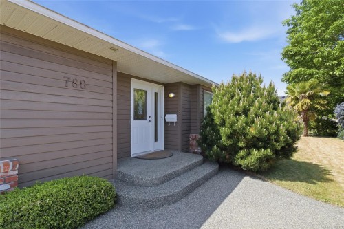 788 Stanhope Rd, Parksville, BC 