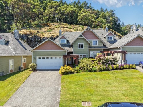 #122-945 Bear Mountain Pkwy, Langford, BC 