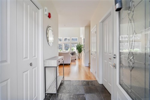 #122-945 Bear Mountain Pkwy, Langford, BC 
