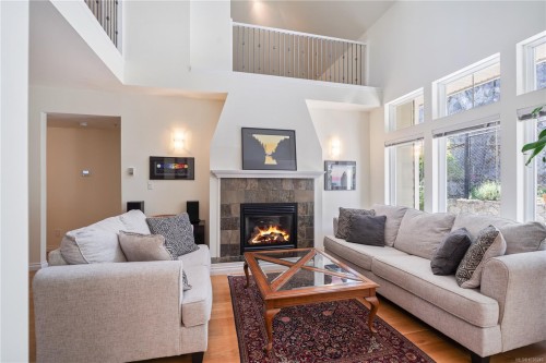 #122-945 Bear Mountain Pkwy, Langford, BC 
