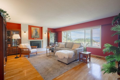 3583 Hammond Bay Rd, Nanaimo, BC 