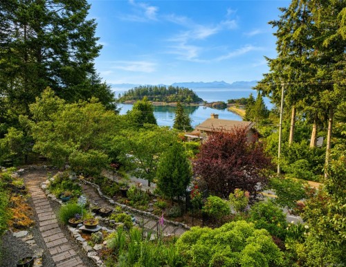 3583 Hammond Bay Rd, Nanaimo, BC 