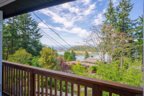 3583 Hammond Bay Rd, Nanaimo, BC 