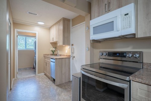 3583 Hammond Bay Rd, Nanaimo, BC 