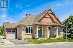 43 CLARIDGE DRIVE  Ottawa, ON K2J 5A3