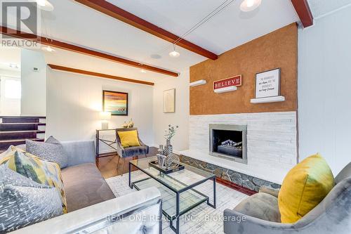 533 Tipperton Crescent, Oakville, ON - Indoor Photo Showing Living Room With Fireplace