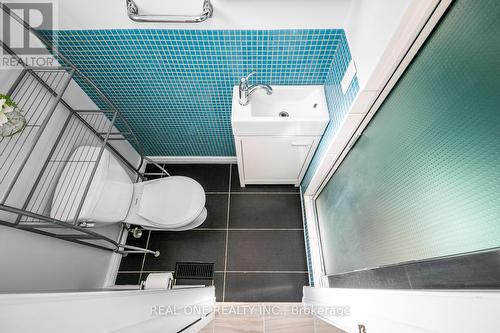 533 Tipperton Crescent, Oakville, ON -  Photo Showing Bathroom