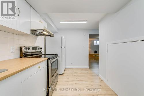 533 Tipperton Crescent, Oakville, ON - Indoor Photo Showing Kitchen