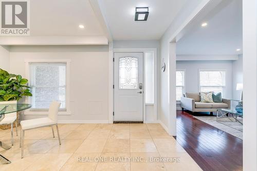 533 Tipperton Crescent, Oakville, ON - Indoor Photo Showing Other Room
