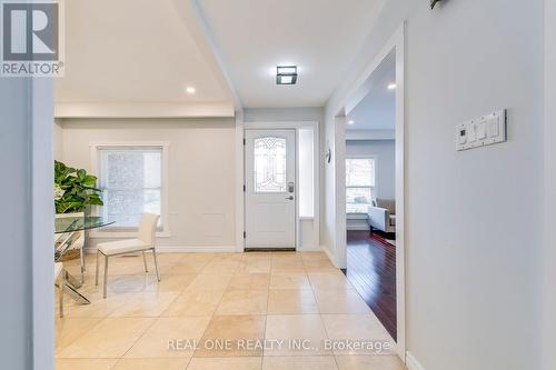 533 Tipperton Crescent, Oakville, ON - Indoor Photo Showing Other Room