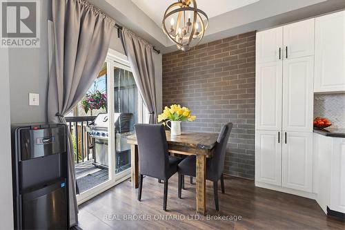 16 - 100 Chester Drive, Cambridge, ON - Indoor Photo Showing Dining Room
