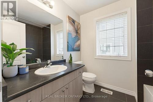 16 - 100 Chester Drive, Cambridge, ON - Indoor Photo Showing Bathroom