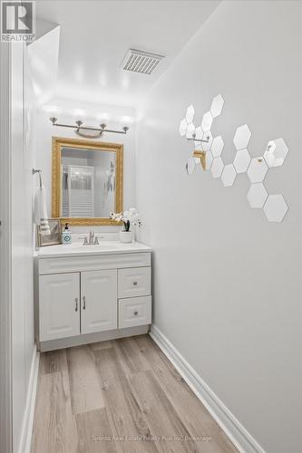 109 Ashberry Place, Waterloo, ON - Indoor Photo Showing Bathroom