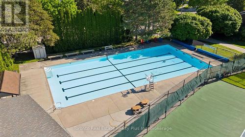 109 Ashberry Place, Waterloo, ON - Outdoor With In Ground Pool
