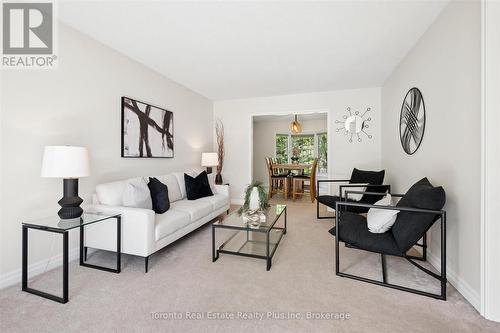 109 Ashberry Place, Waterloo, ON - Indoor Photo Showing Living Room