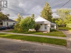 994 WESTERN AVENUE Peterborough (Otonabee Ward 1), ON K9J 5W3