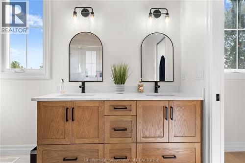 6665 Sixth Line East, Raleigh Township, ON - Indoor Photo Showing Bathroom
