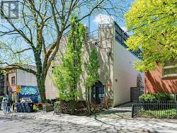 5 - 6 BARTLETT AVENUE W Toronto, ON M6H 3E7