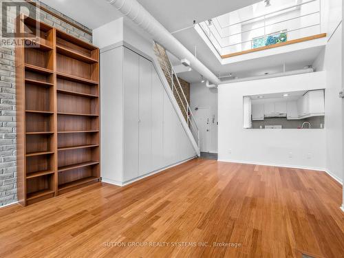 5 - 6 Bartlett Avenue W, Toronto, ON - Indoor Photo Showing Other Room