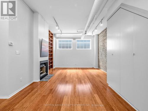 5 - 6 Bartlett Avenue W, Toronto, ON - Indoor Photo Showing Other Room