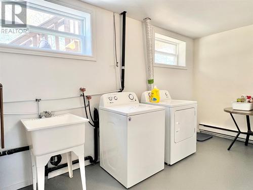 11 Fourth Avenue, Badger, NL - Indoor Photo Showing Laundry Room