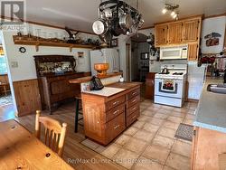 Large Country Kitchen - 