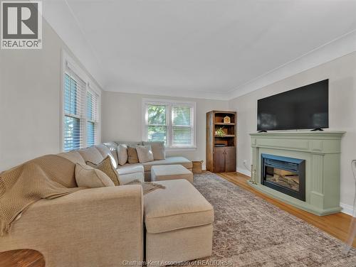 27 Jackson Drive, Chatham, ON - Indoor Photo Showing Living Room With Fireplace