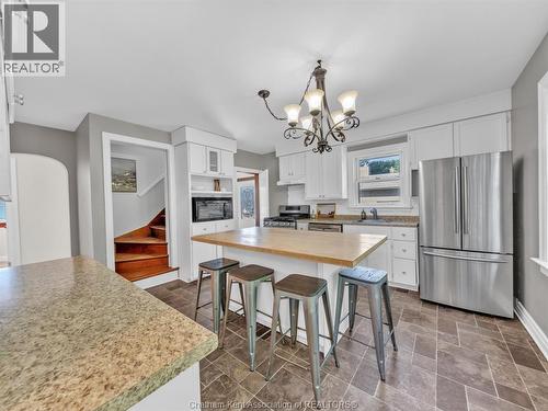 27 Jackson Drive, Chatham, ON - Indoor Photo Showing Kitchen