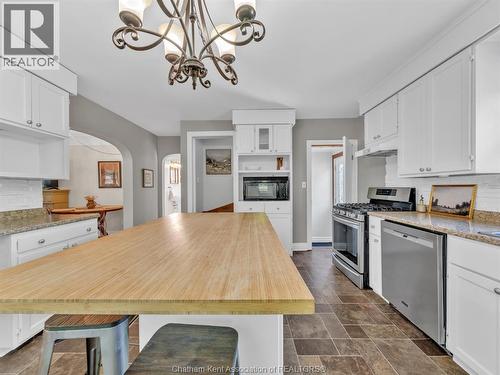 27 Jackson Drive, Chatham, ON - Indoor Photo Showing Kitchen