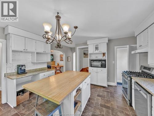27 Jackson Drive, Chatham, ON - Indoor Photo Showing Kitchen