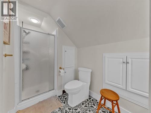 27 Jackson Drive, Chatham, ON - Indoor Photo Showing Bathroom
