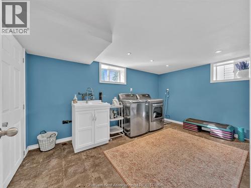 27 Jackson Drive, Chatham, ON - Indoor Photo Showing Laundry Room