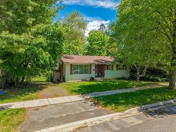 427 Dufferin ST  Fredericton, NB E3B 3A8