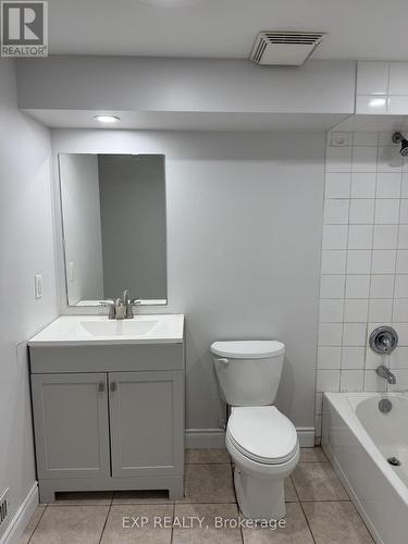 45 Cedar Hill Crescent, Kitchener, ON - Indoor Photo Showing Bathroom