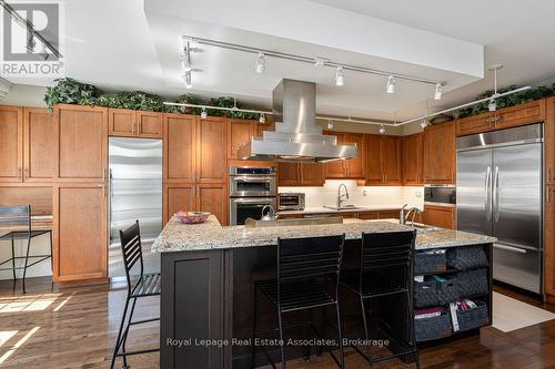 20 - 4135 Shipp Drive Ne, Mississauga, ON - Indoor Photo Showing Kitchen With Stainless Steel Kitchen With Upgraded Kitchen