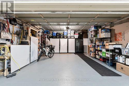 20 - 4135 Shipp Drive Ne, Mississauga, ON - Indoor Photo Showing Garage